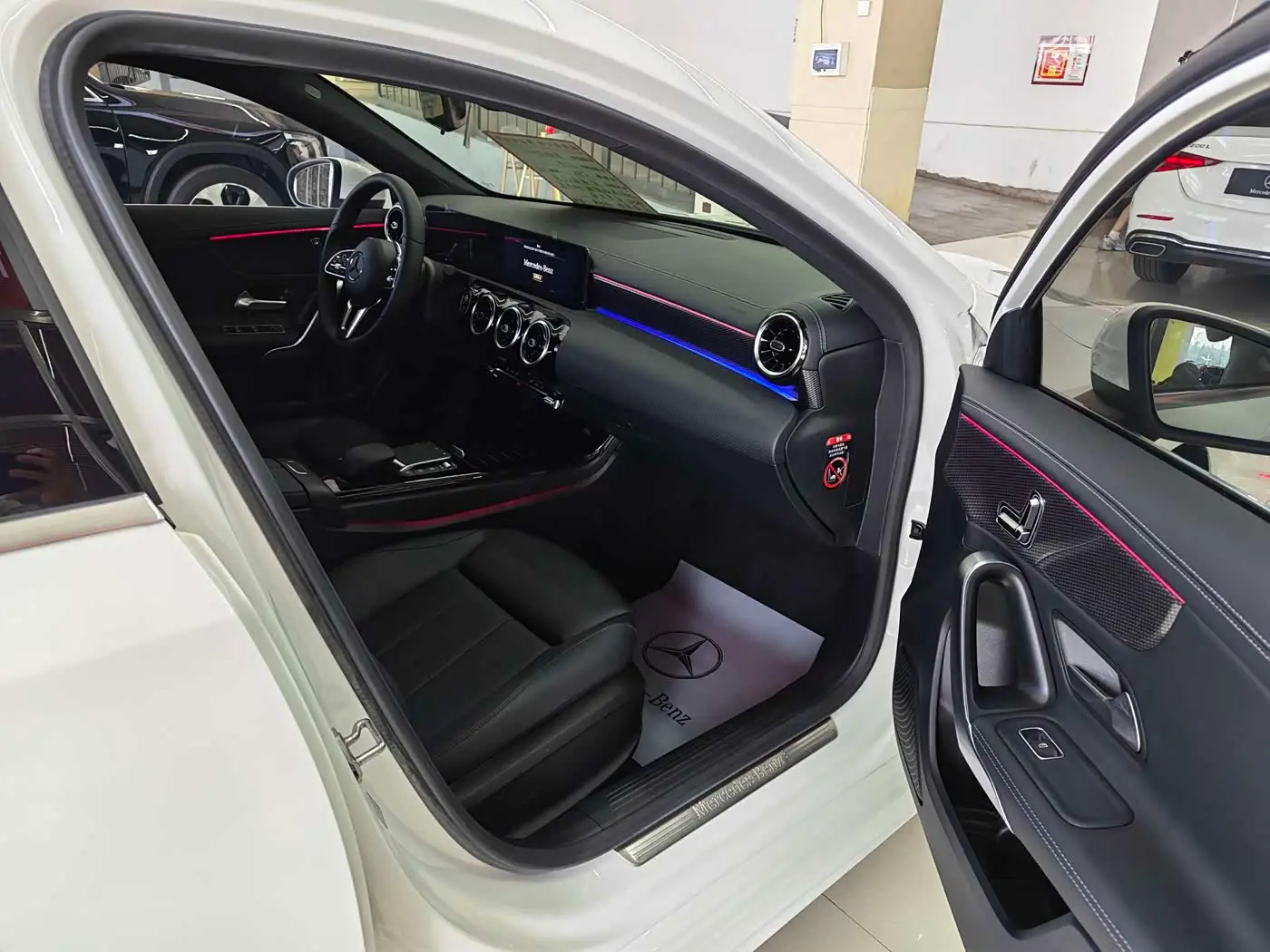 Mercedes-Benz A-Class 2021 — Фото 6/9
