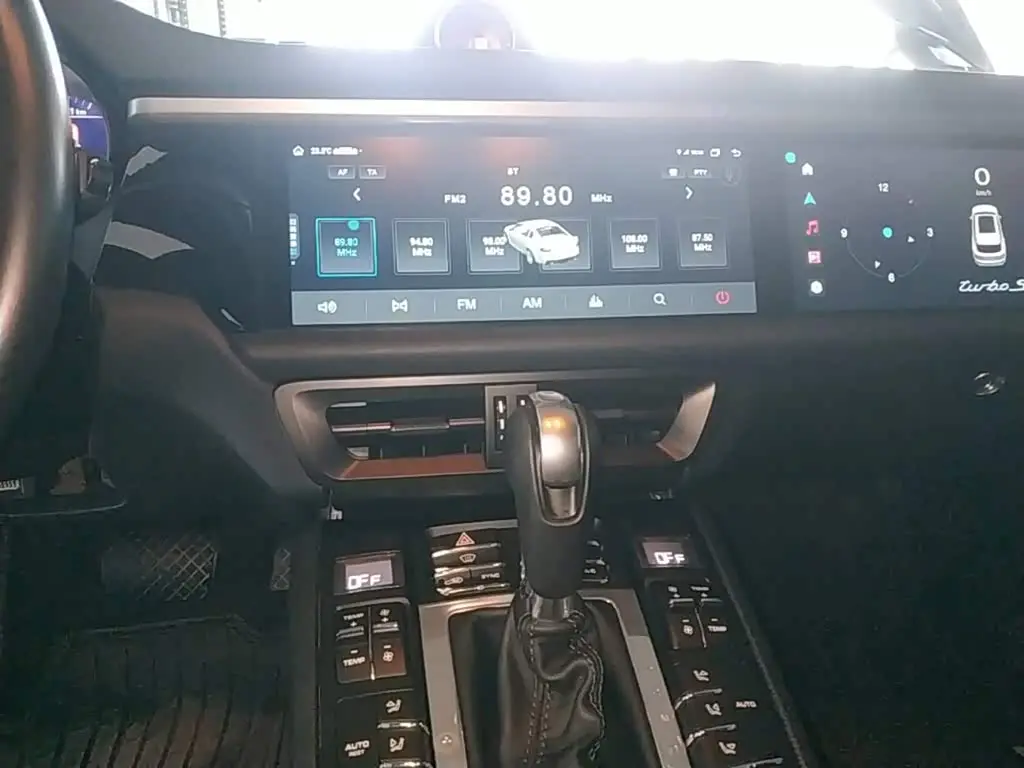 Porsche Macan 2018 — ფოტო 13/20