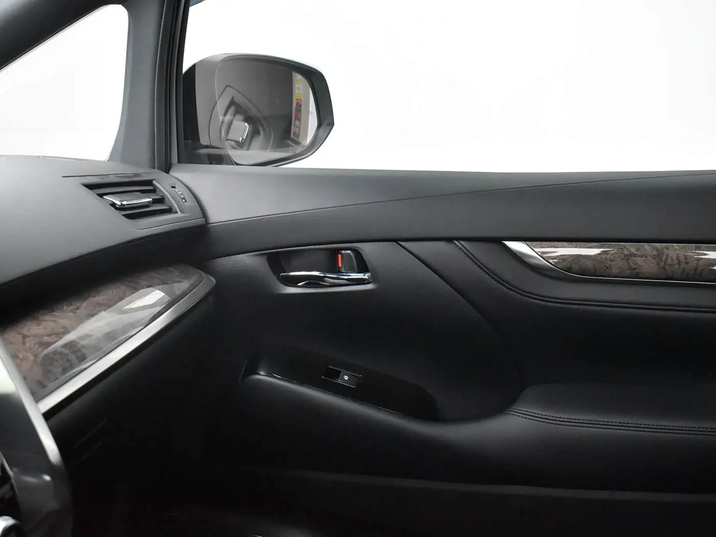 Toyota Alphard 2018 — Photo 11/20