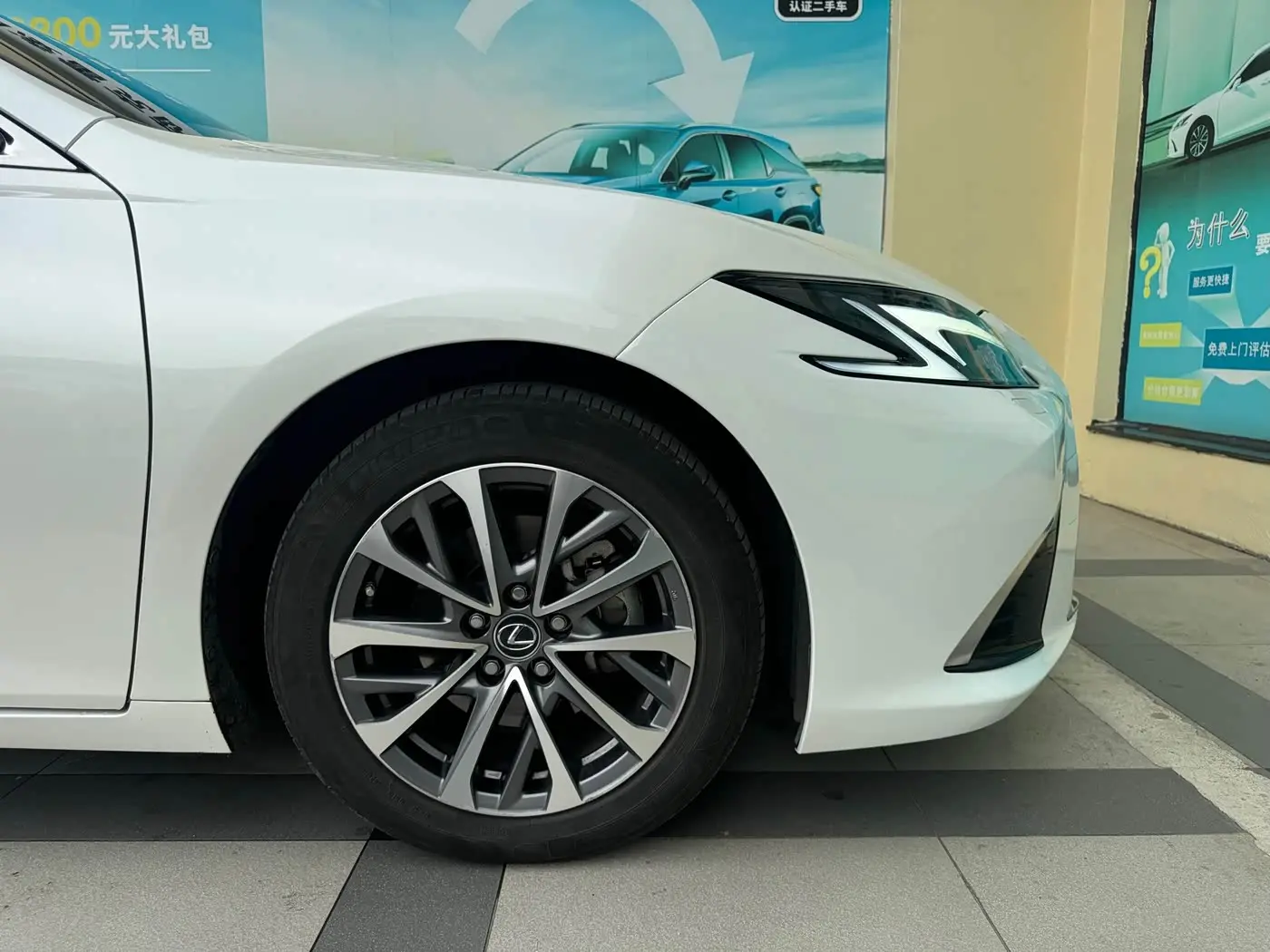 Lexus ES 2025 — Фото 7/9