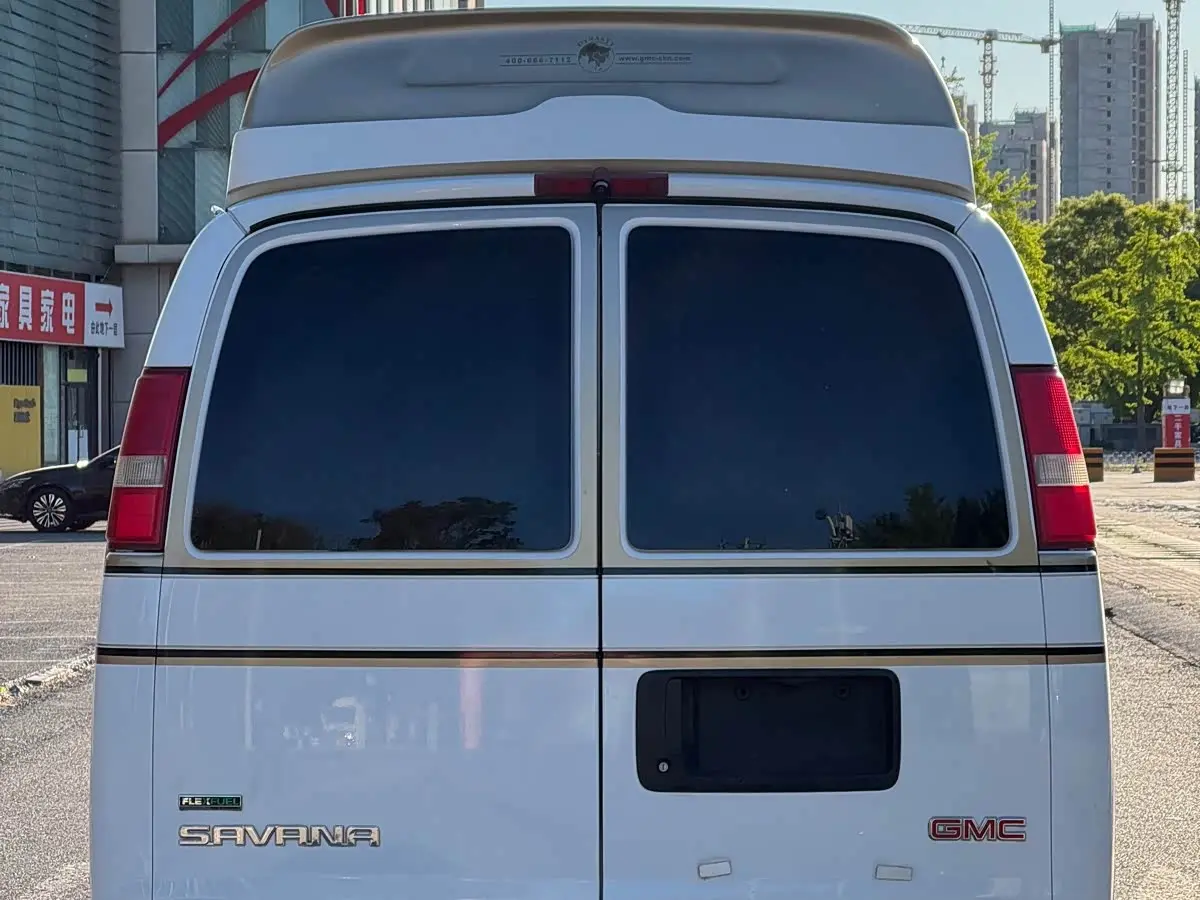 GMC Savana 2010 — Photo 6/15