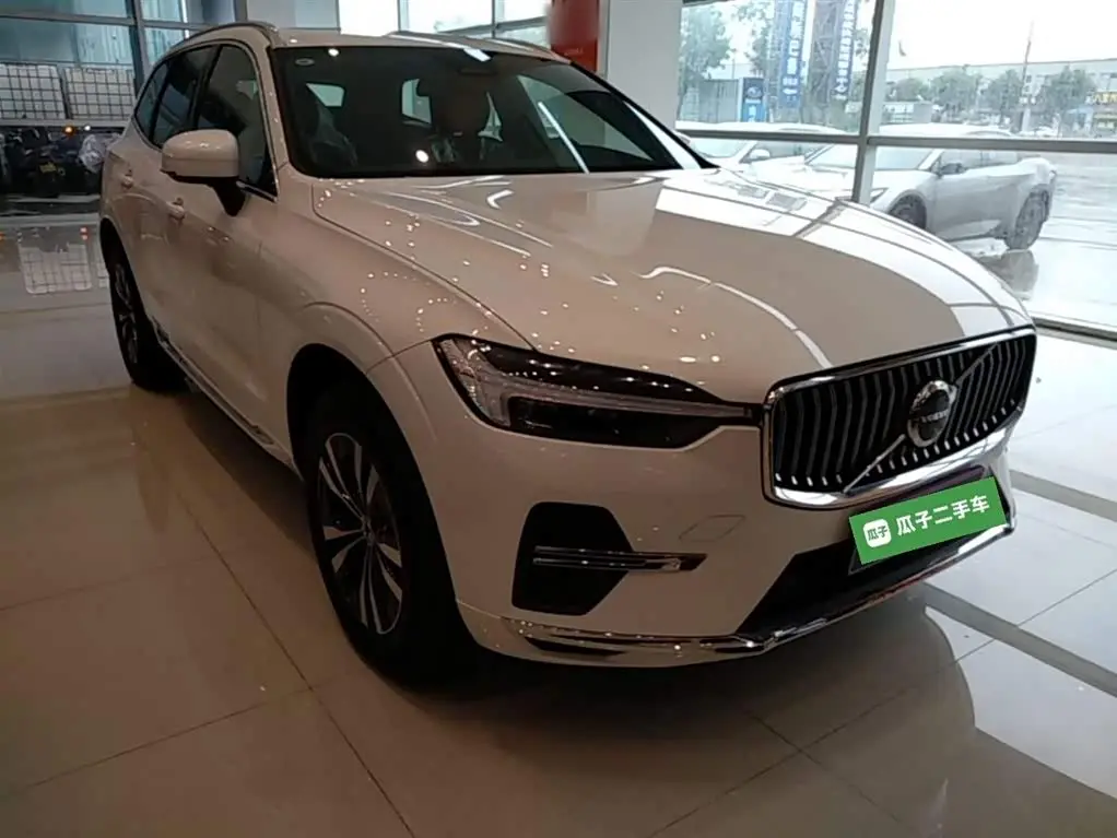 Volvo XC60 2026 — ფოტო 4/20