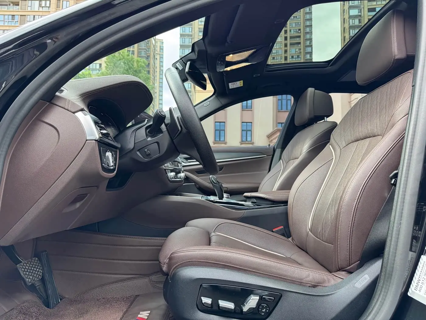 BMW 5 Series 2022 — Photo 7/19