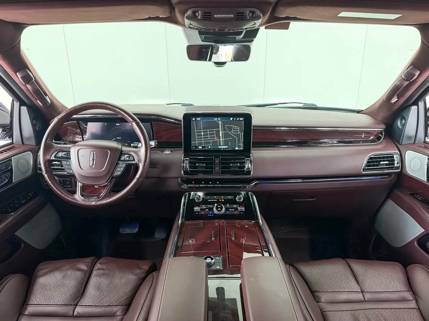 Lincoln Navigator 2022 — Photo 10/20