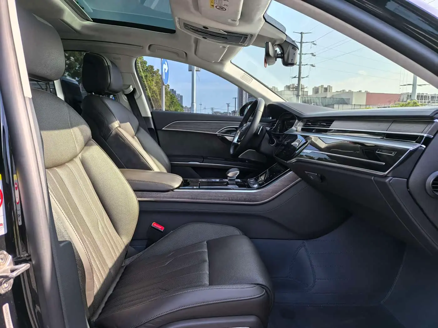 Audi A8 2021 — Şəkil 12/16