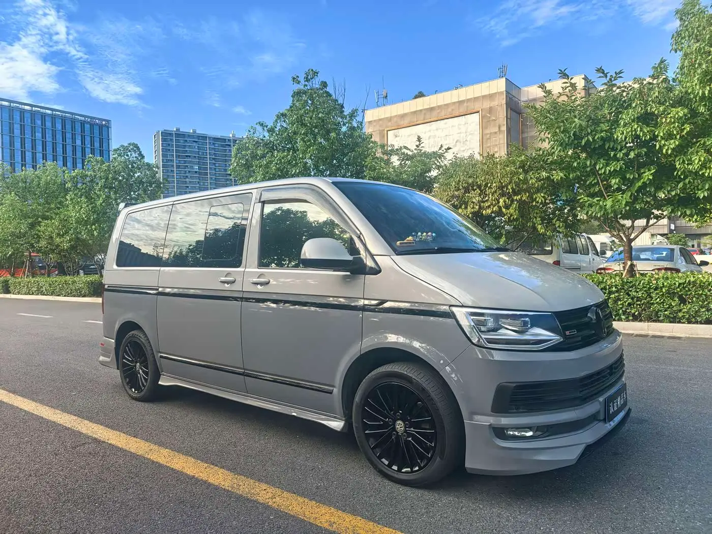 Volkswagen Multivan 2019 — Şəkil 2/16