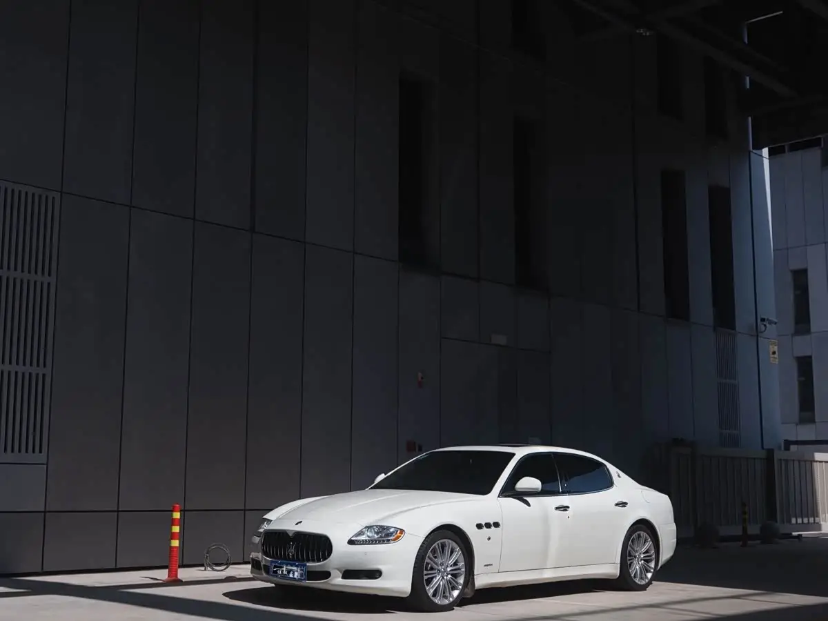 Maserati Quattroporte, 2012