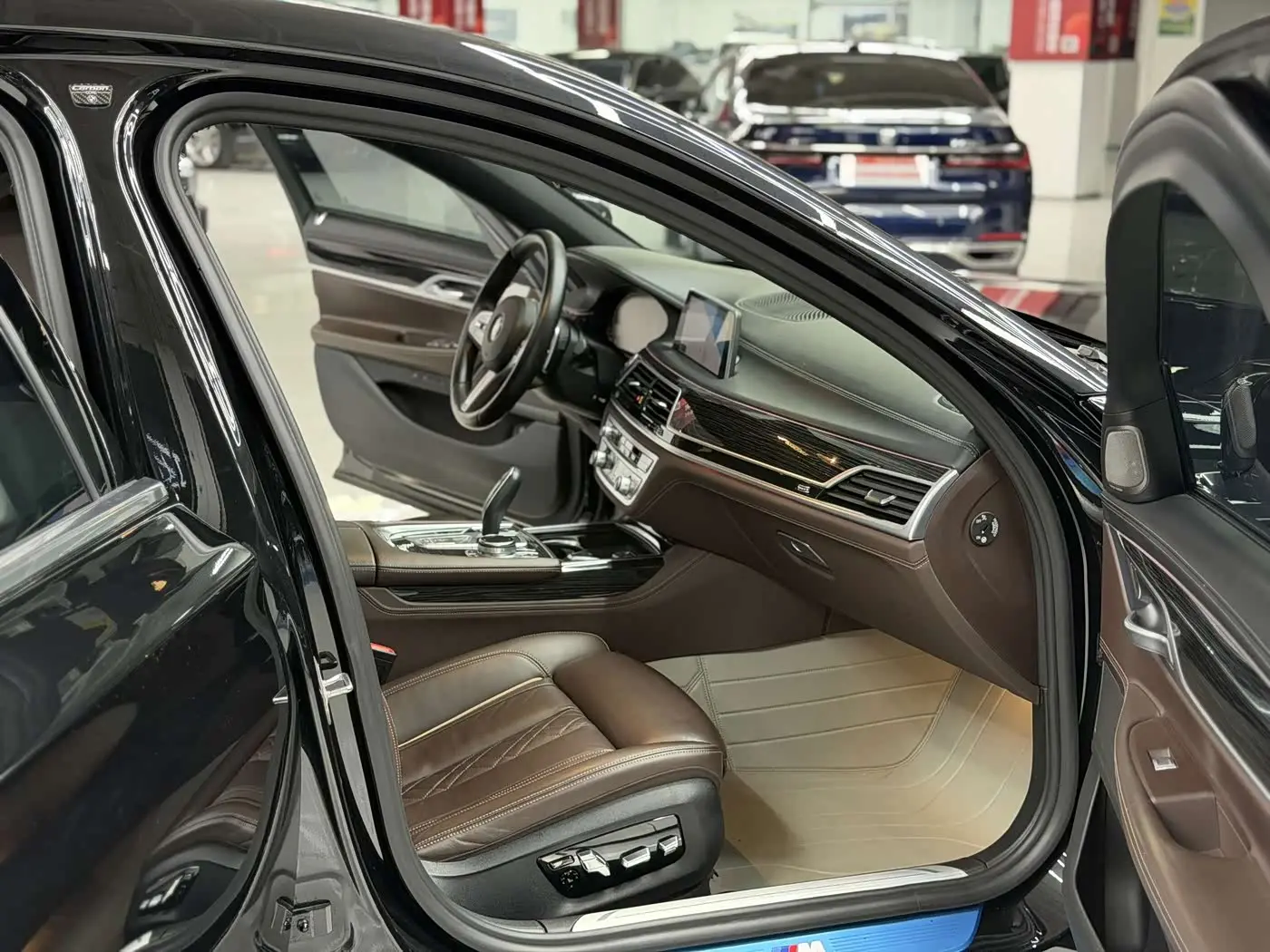 BMW 7 Series 2022 — Şəkil 7/14