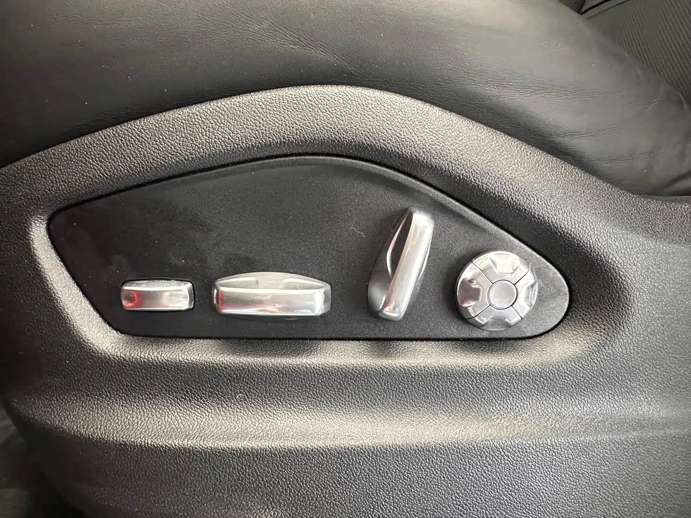 Porsche Cayenne New Energy 2020 — Şəkil 7/20