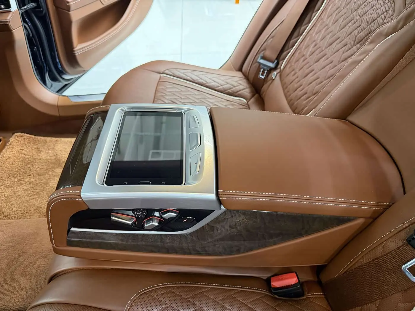BMW 7 Series 2021 — Photo 16/20