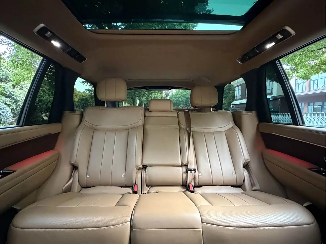 Land Rover Range Rover 2025 — Фото 12/20