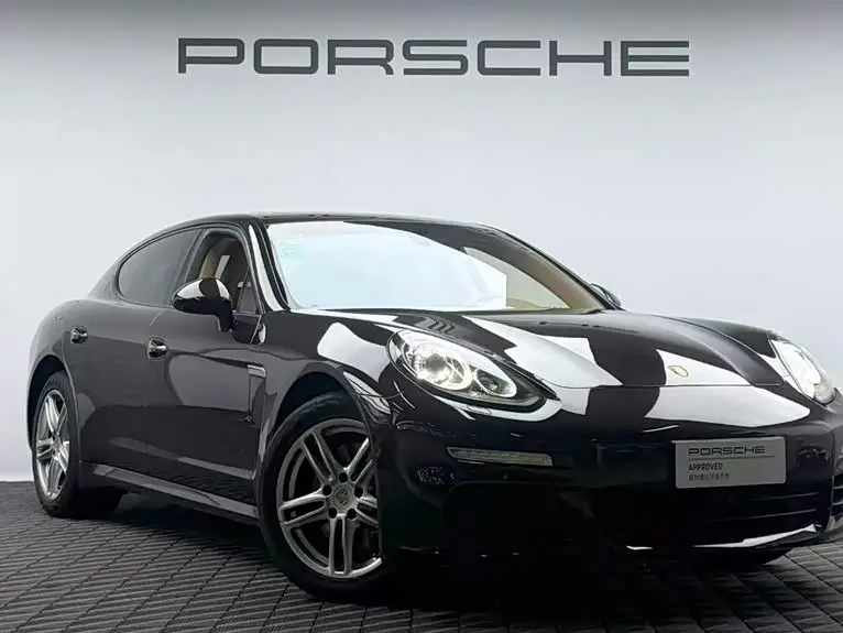 Porsche Panamera, 2015