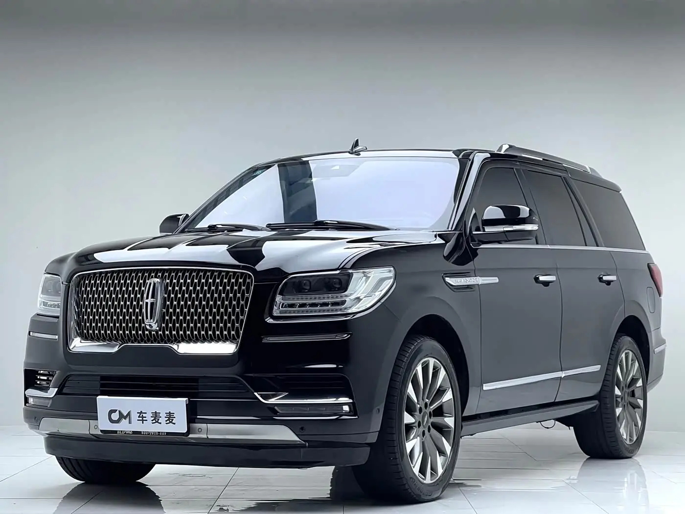 Lincoln Navigator 2018 — Фото 1/11