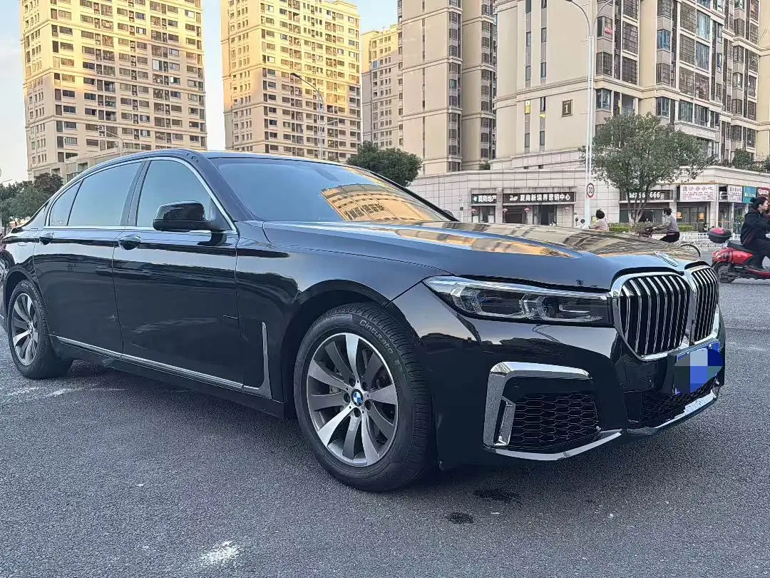 BMW 7 Series 2012 — Photo 3/8