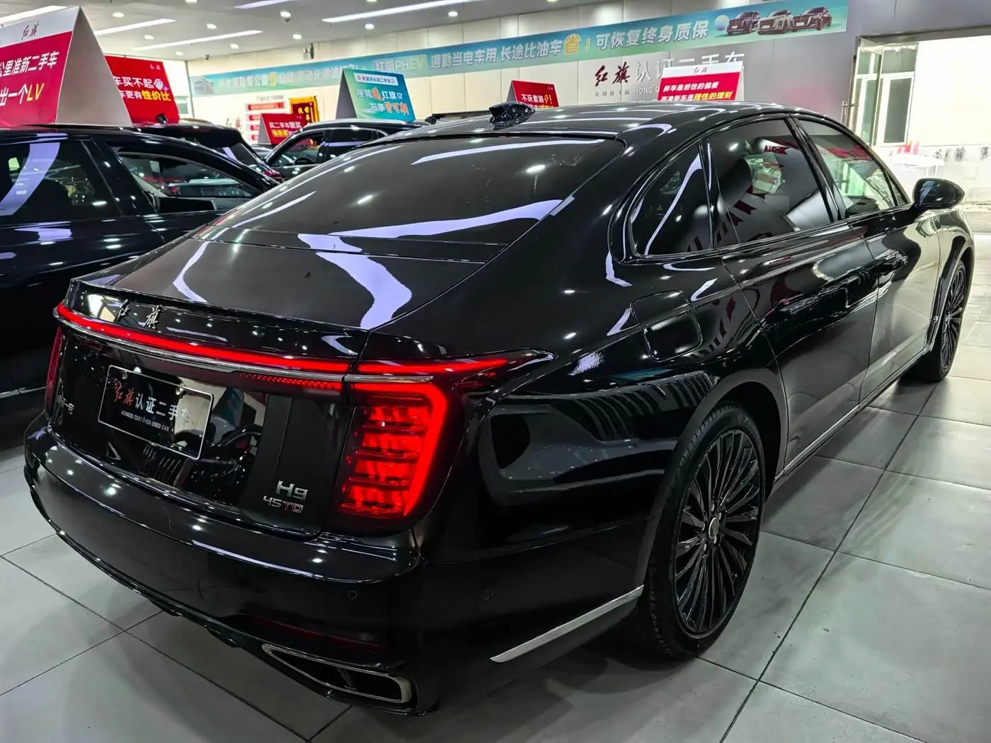 Hongqi H9 2025 — Şəkil 10/11