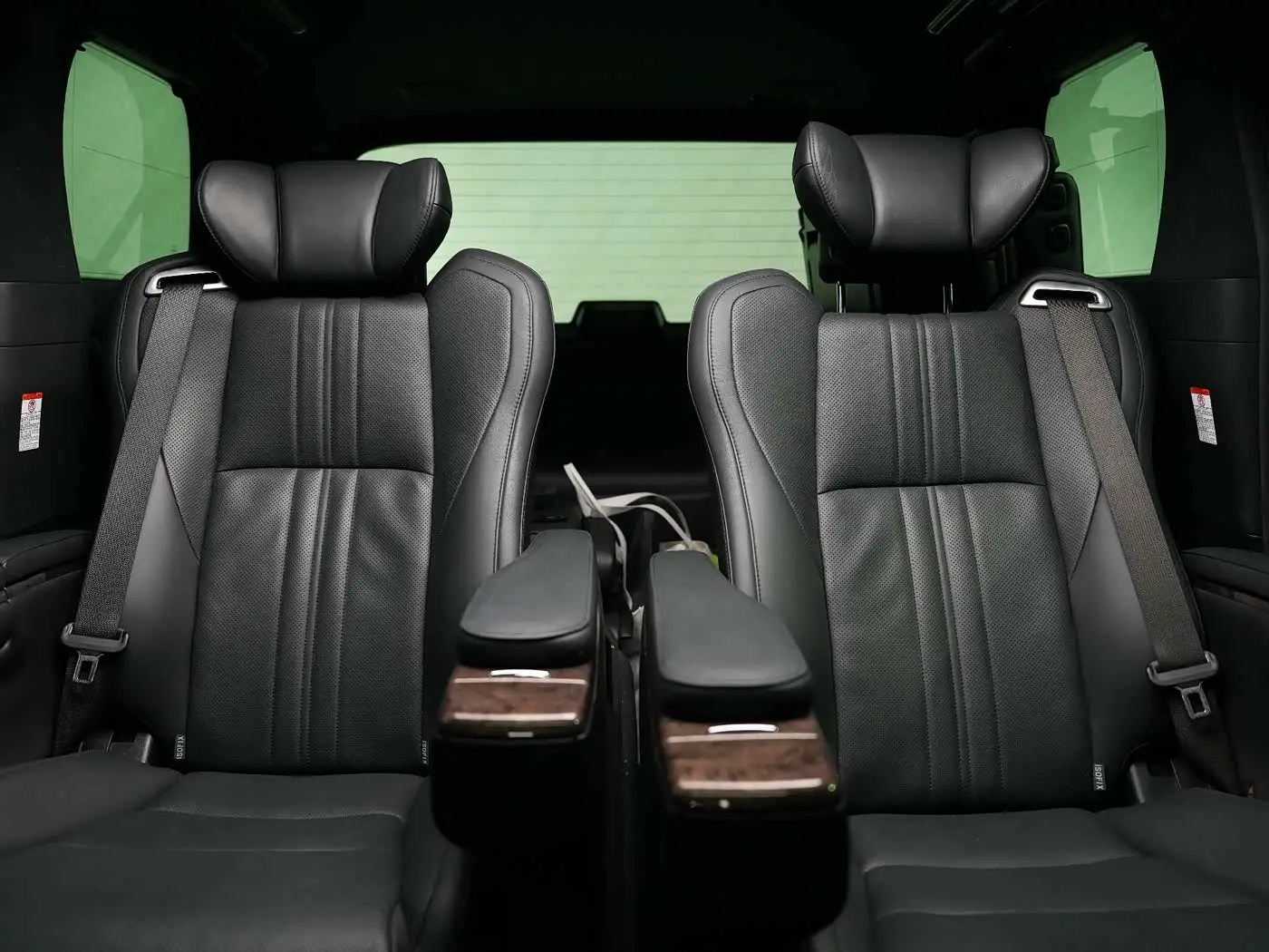 Toyota Alphard 2022 — Photo 19/20
