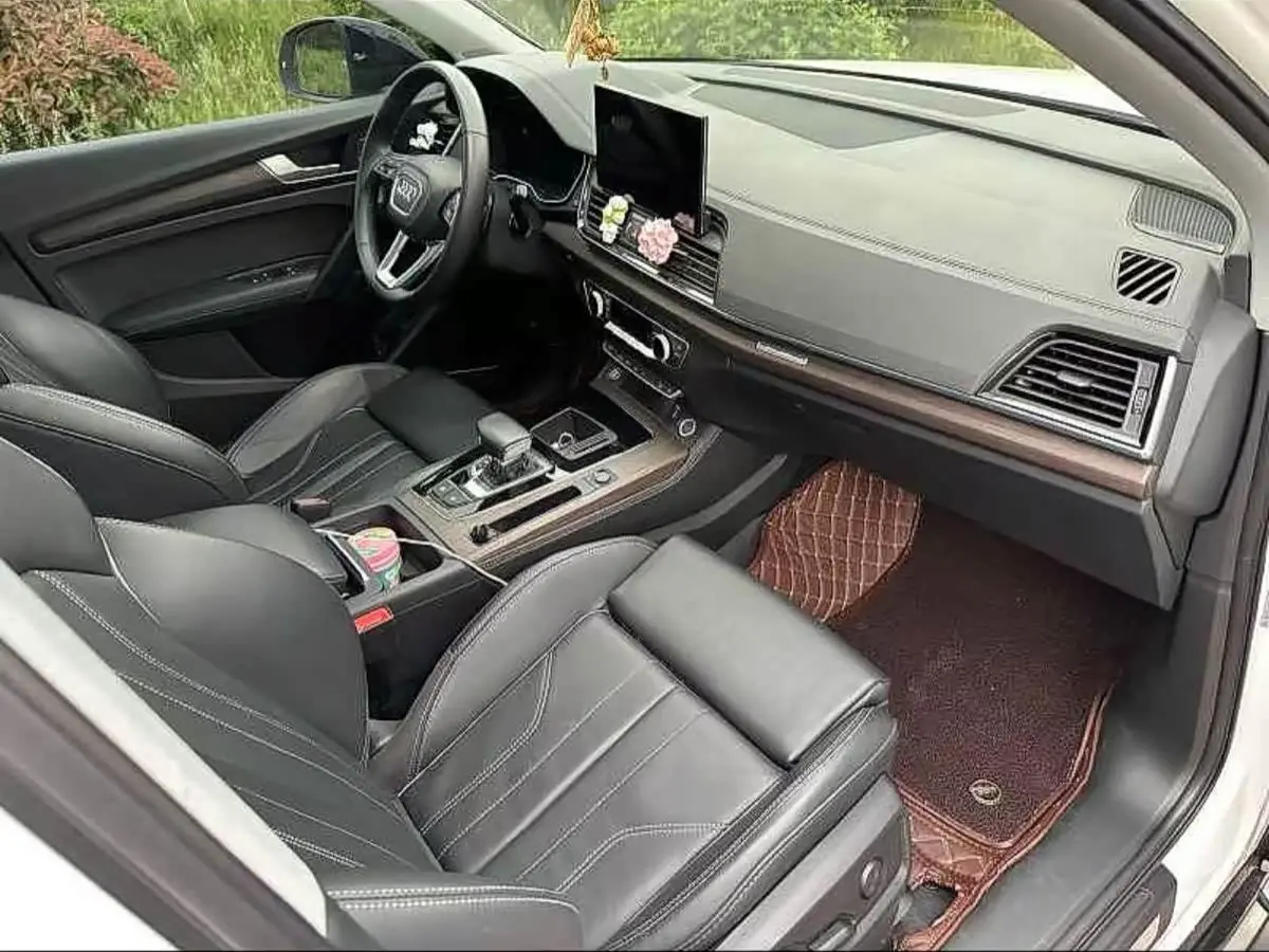 Audi Q5L 2022 — Photo 5/8