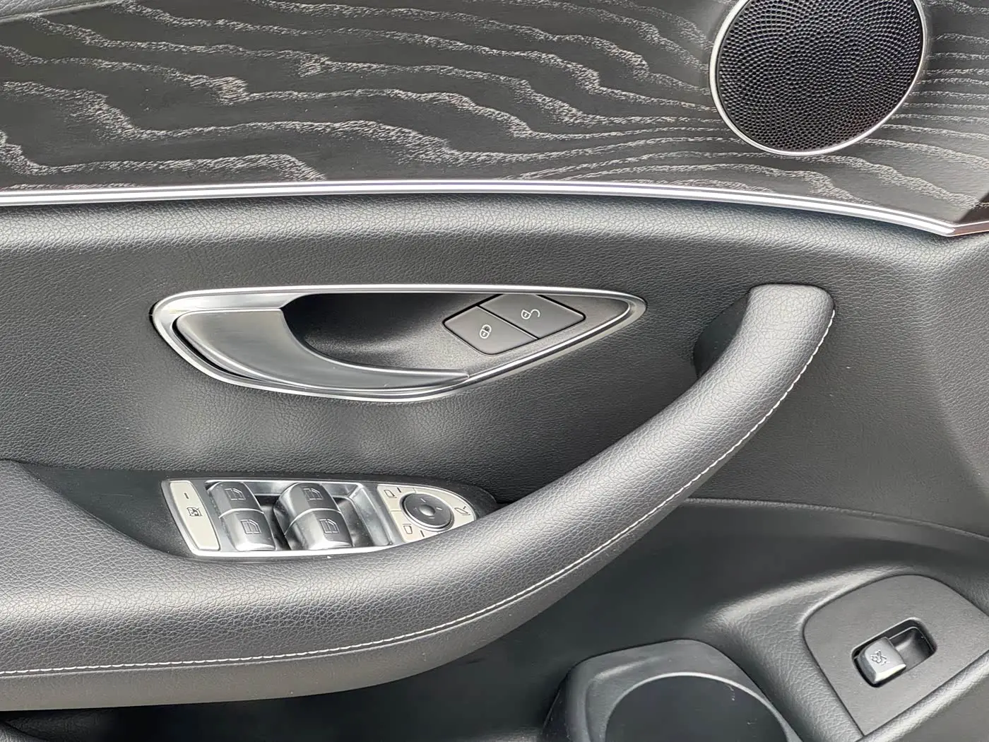 Mercedes-Benz E-Class 2022 — Фото 14/20
