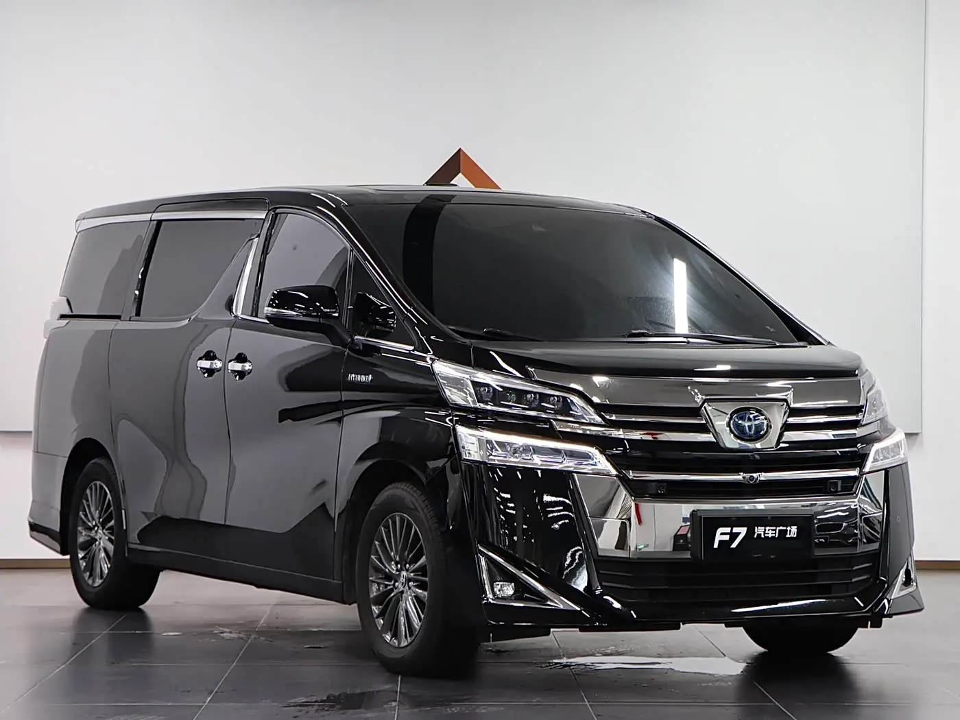 Toyota Vellfire 2021 — Photo 3/20