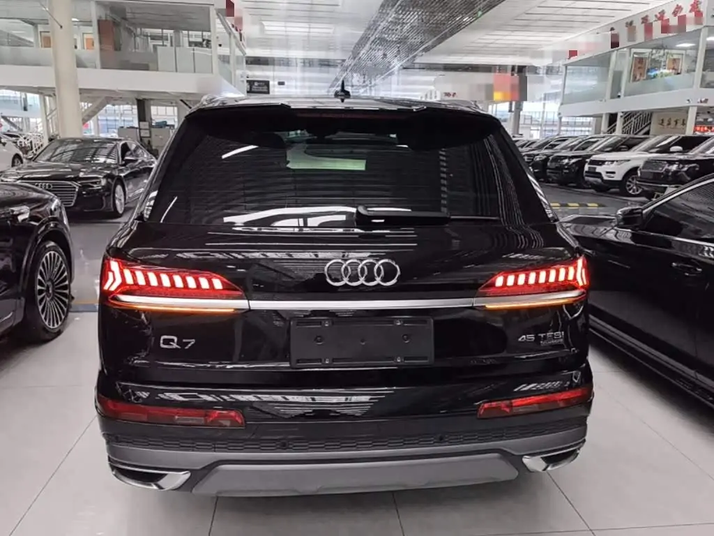 Audi Q7 2021 — Şəkil 6/20