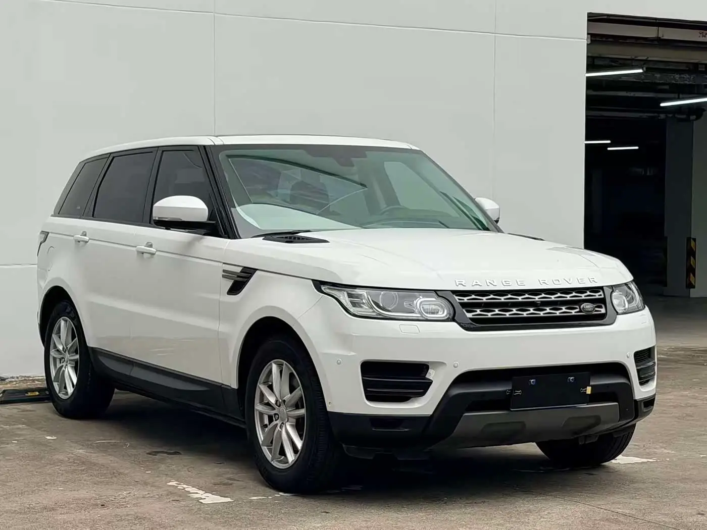 Land Rover Range Rover Sport 2018 — Photo 3/16