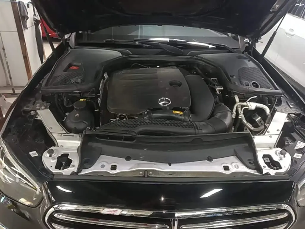 Mercedes-Benz E-Class 2021 — Photo 16/20