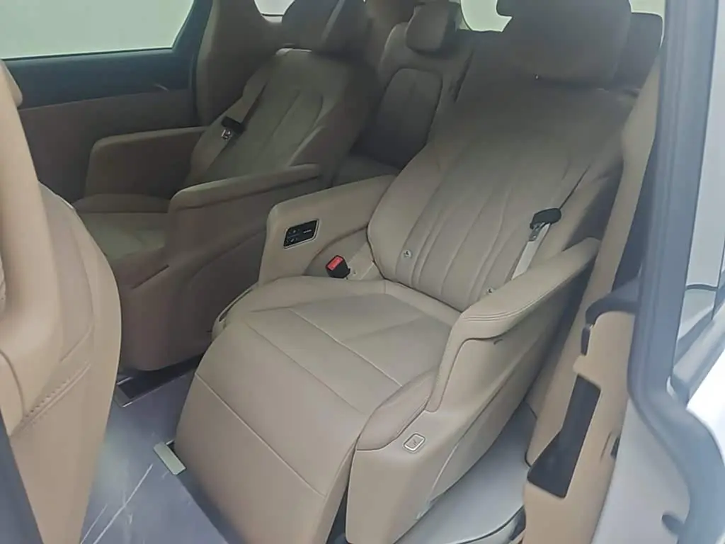 Buick GL8 New Energy 2025 — Photo 17/20