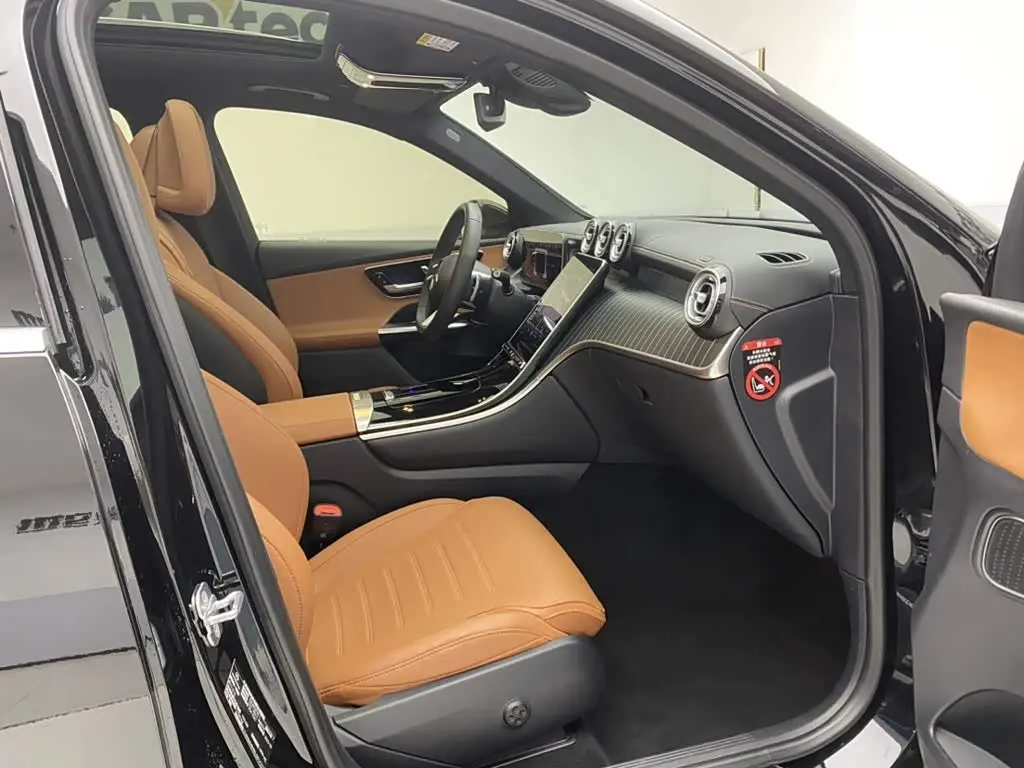 Mercedes-Benz GLC 2023 — Photo 18/20