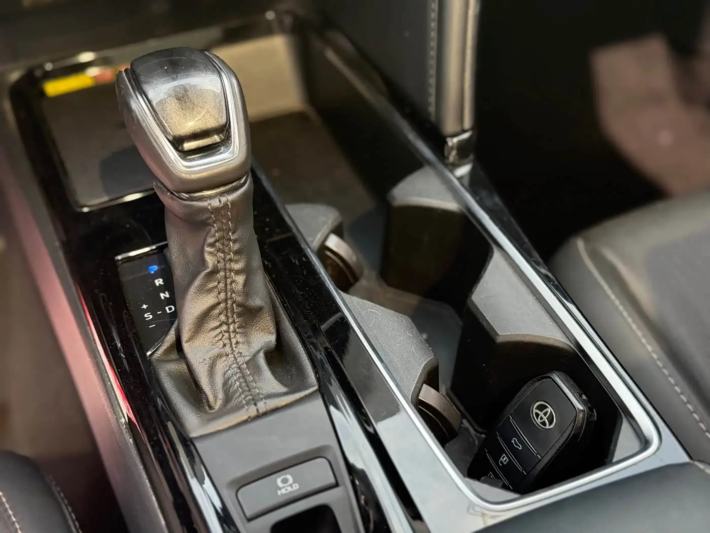 Toyota Camry 2024 — Photo 13/15