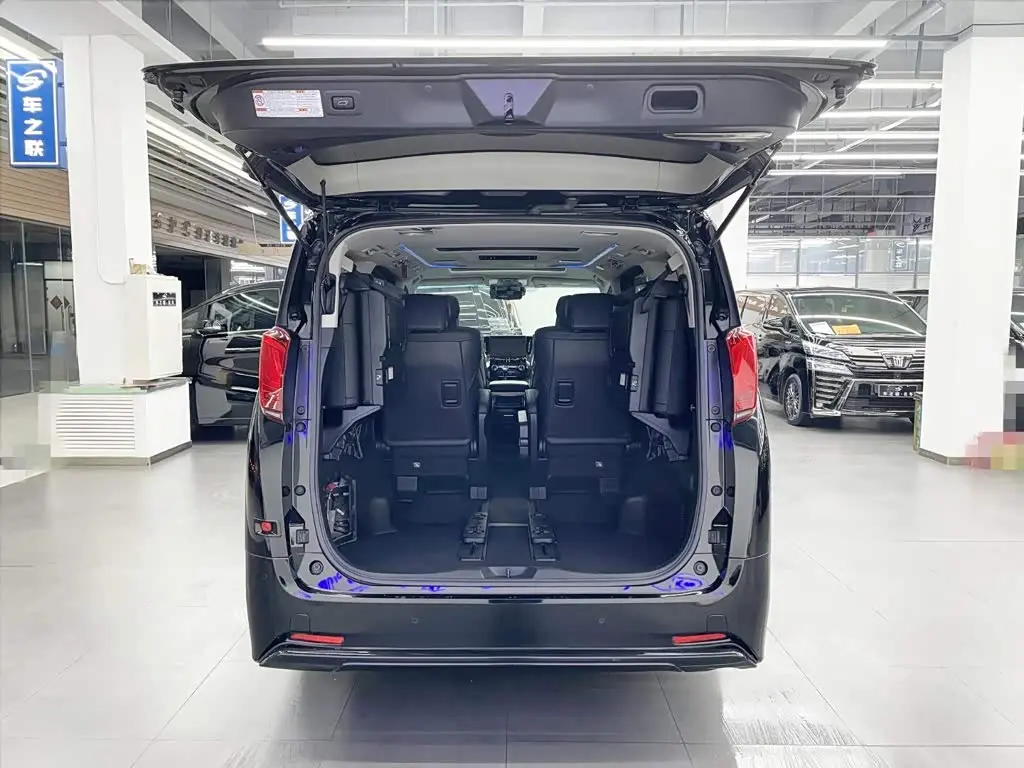 Toyota Vellfire 2020 — Photo 13/15