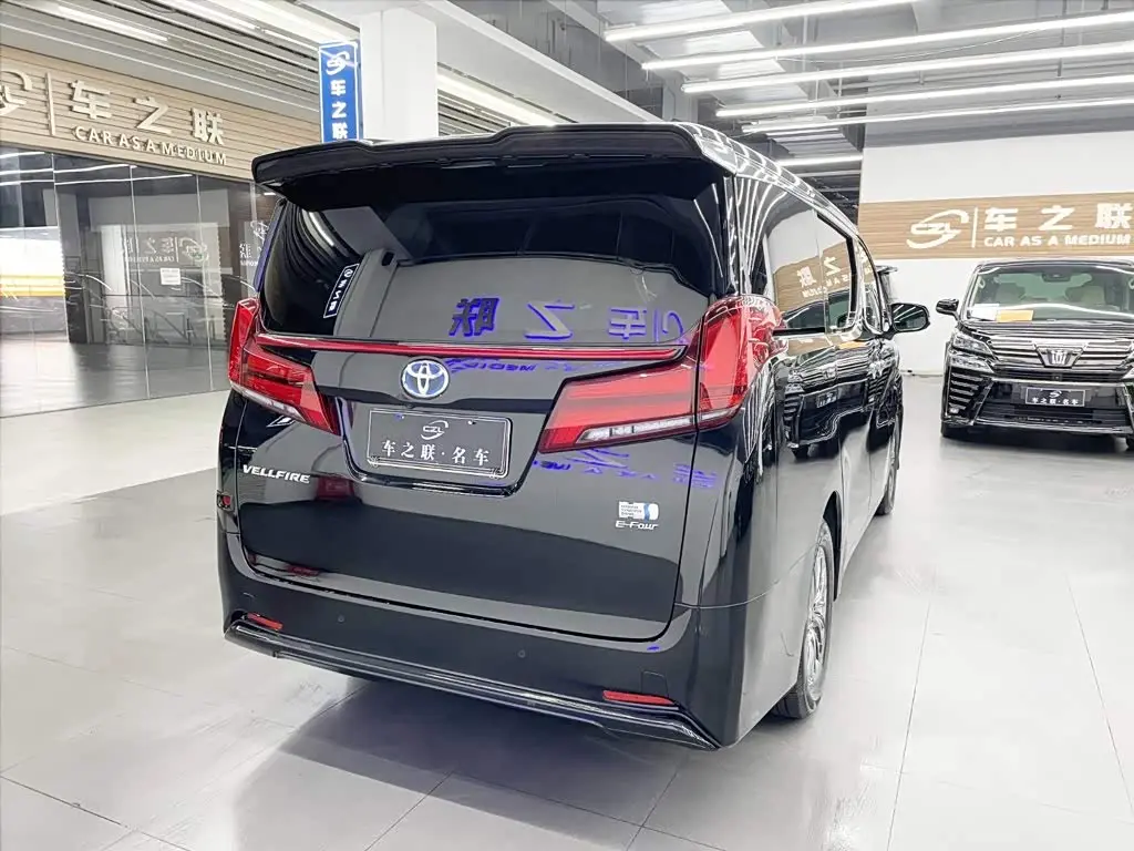 Toyota Vellfire 2020 — Photo 6/15
