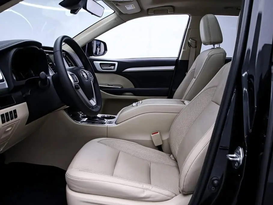 Toyota Highlander 2018 — Фото 13/18