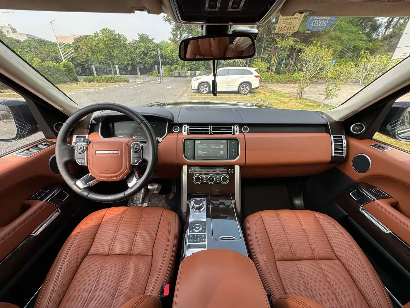 Land Rover Range Rover 2016 — Фото 11/20