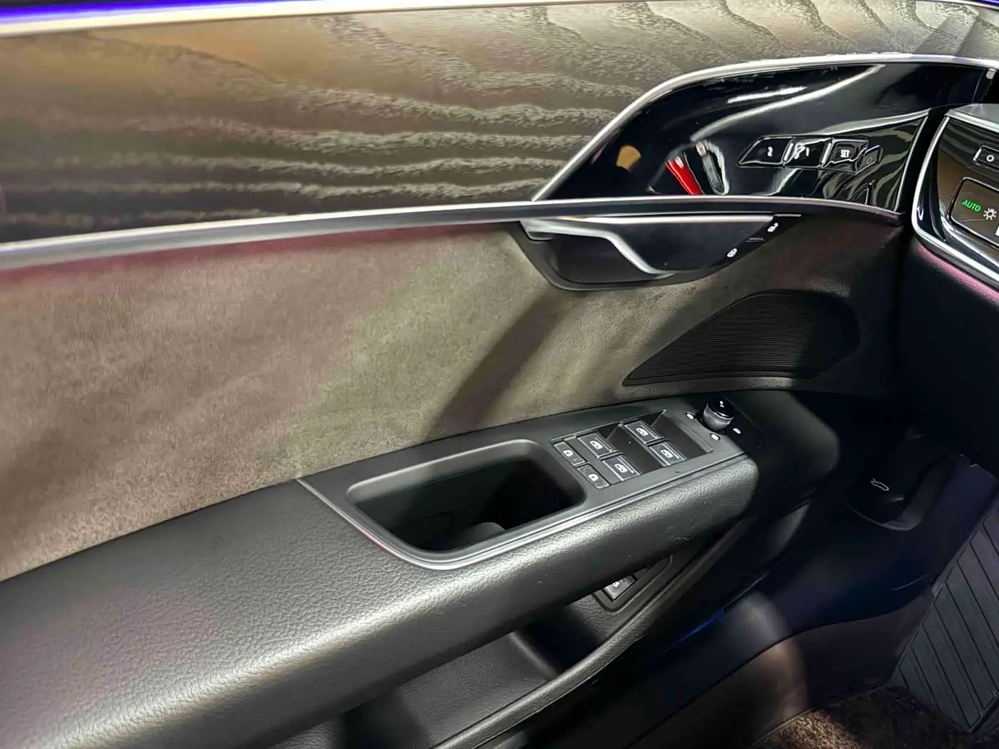 Audi A8 2021 — Photo 9/12