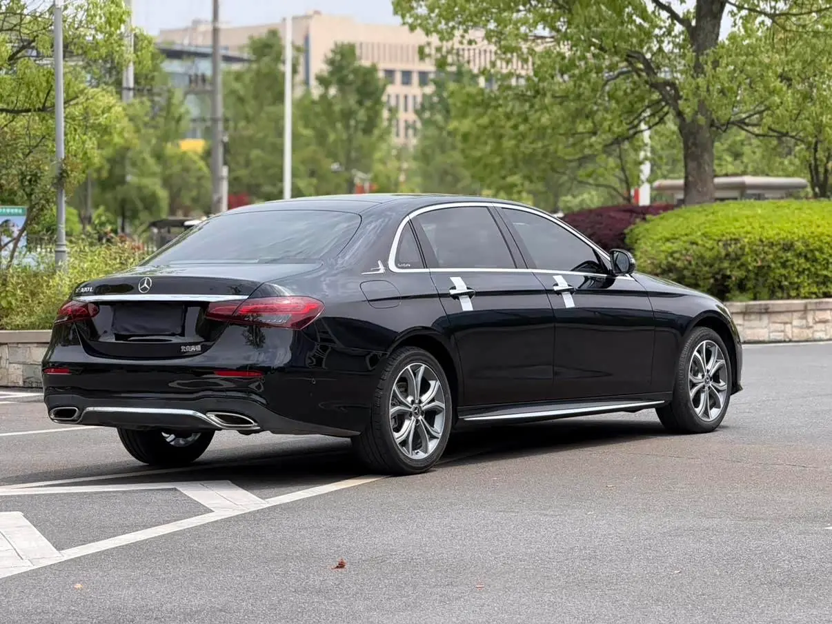 Mercedes-Benz E-Class 2021 — Photo 13/16