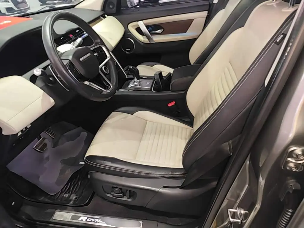Land Rover Discovery Sport 2021 — Фото 15/20