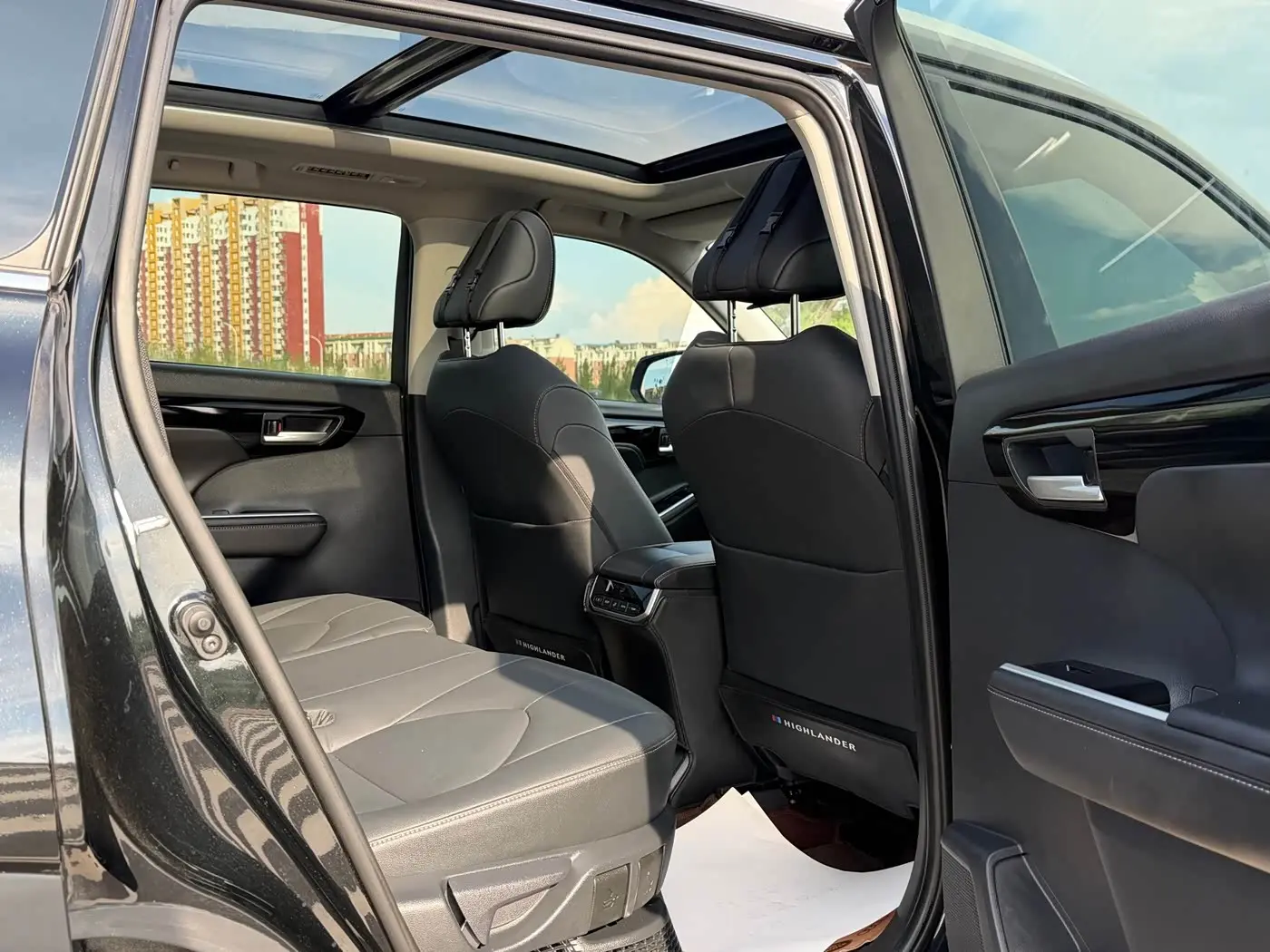 Toyota Highlander 2024 — Photo 12/20