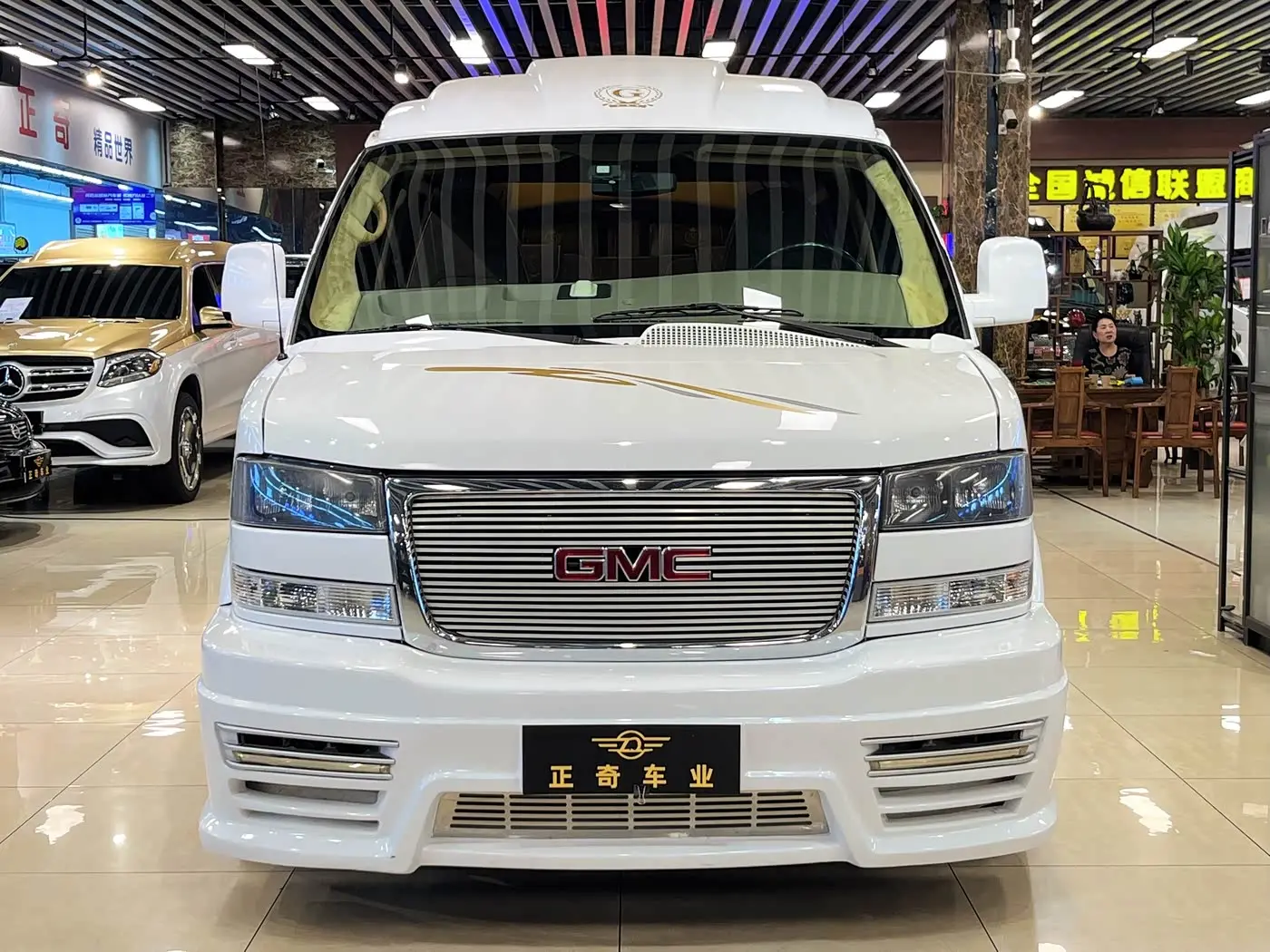 GMC Savana 2014 — Photo 2/20