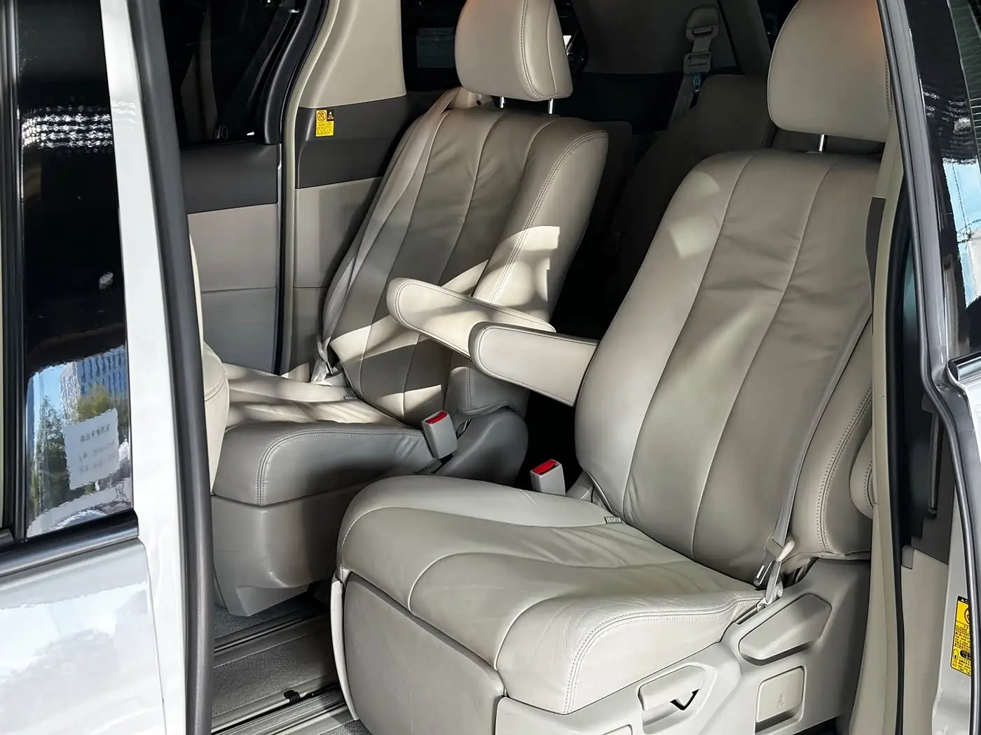 Toyota Previa 2012 — Photo 13/20