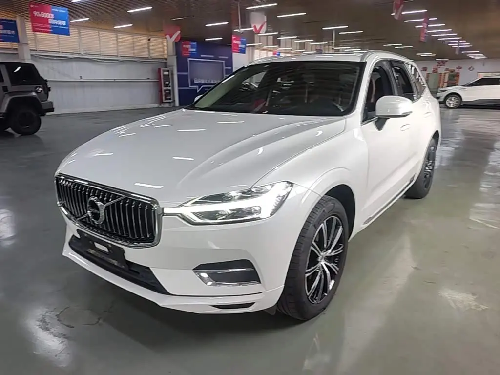 Volvo XC60 2019 — Фото 1/20