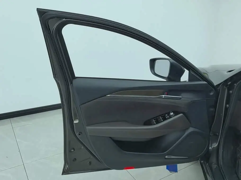 Mazda Atenza 2021 — Photo 7/16