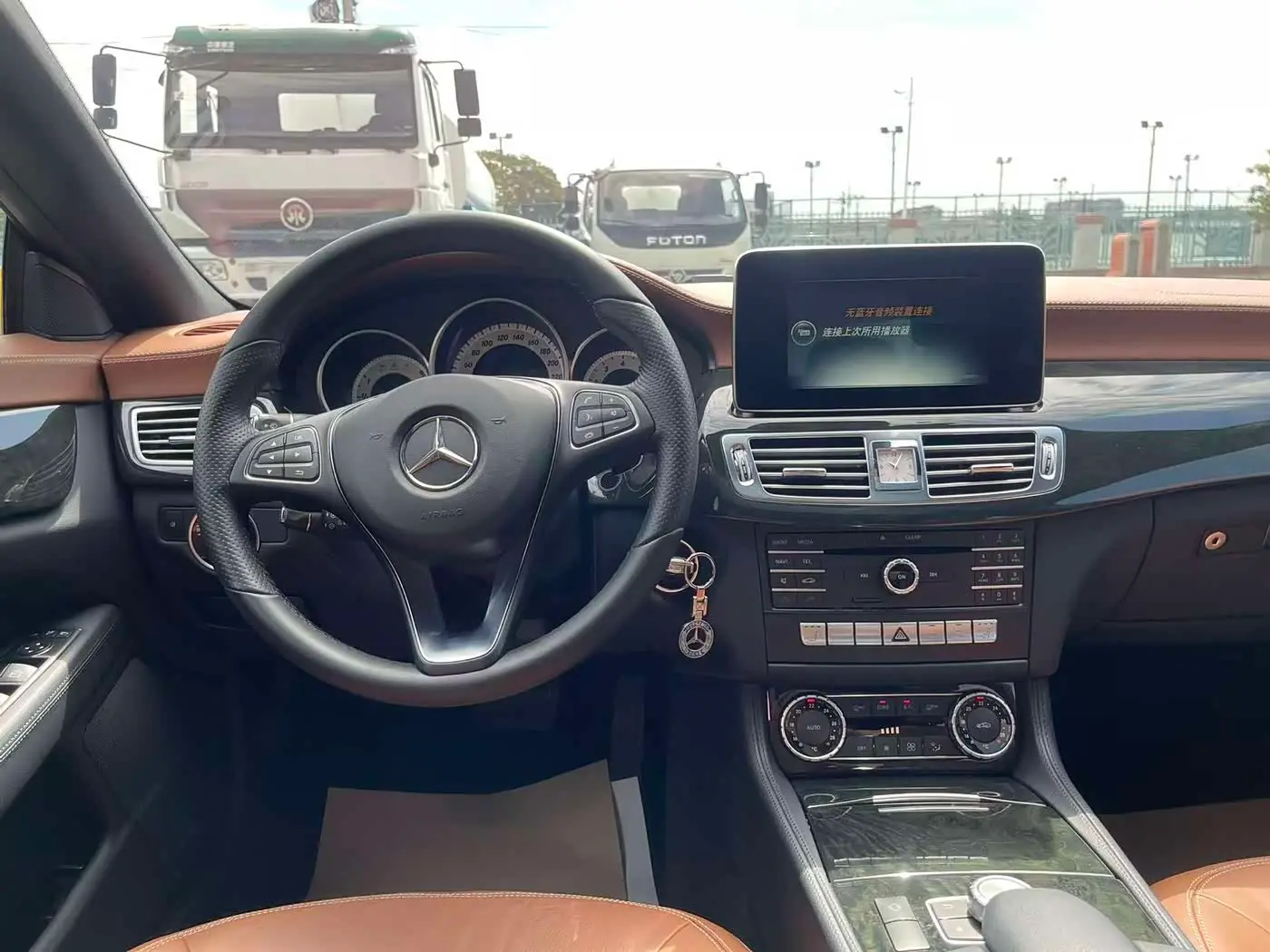 Mercedes-Benz CLS 2015 — Şəkil 18/20