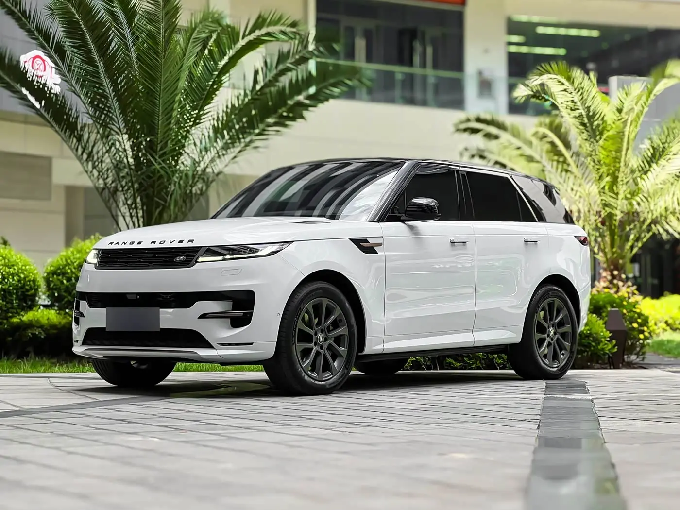 Land Rover Range Rover Sport 2023 — Photo 1/20