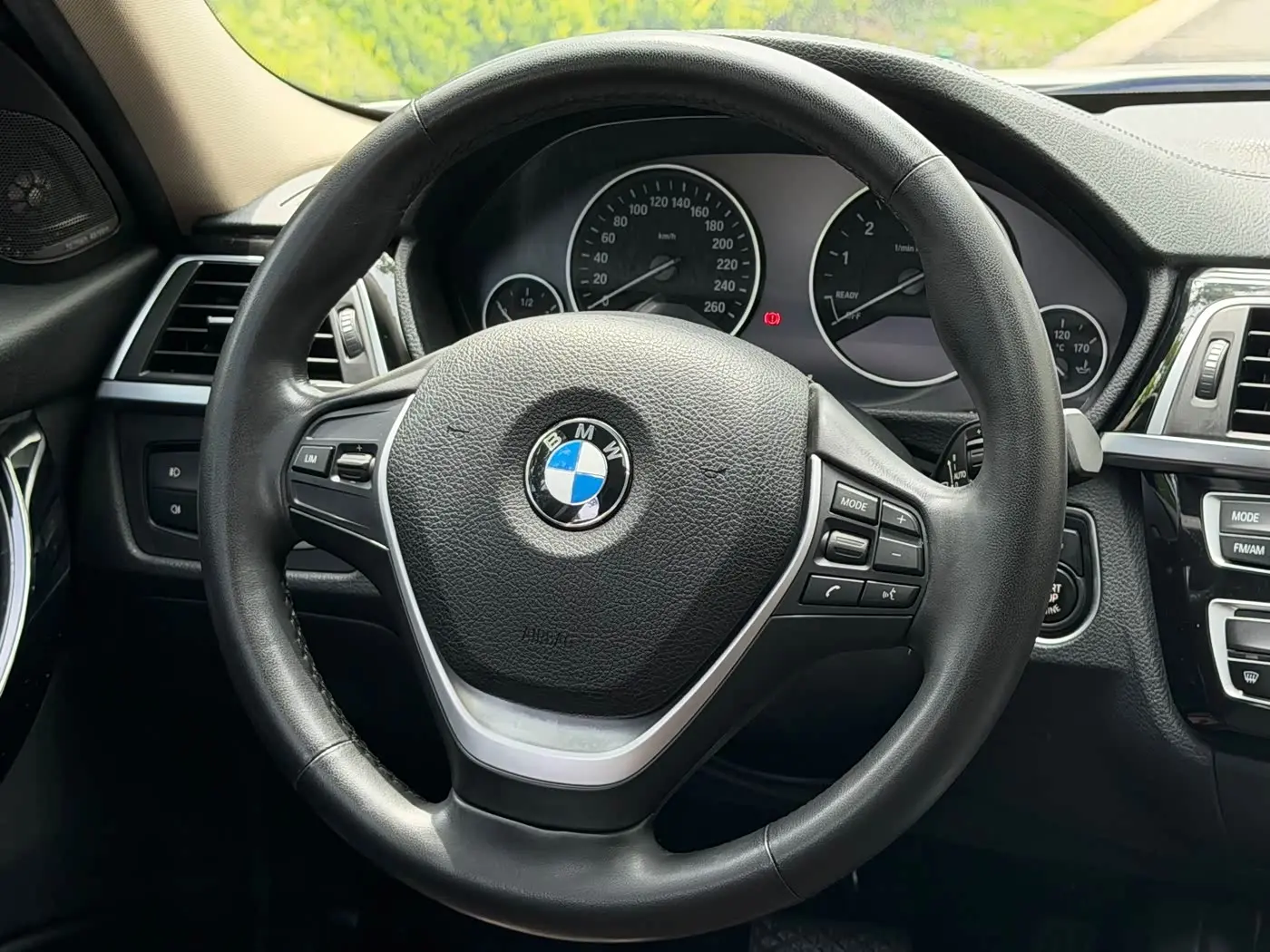 BMW 3 Series 2019 — Фото 12/15