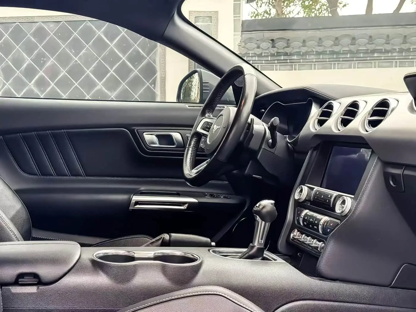 Ford Mustang 2023 — Şəkil 8/9
