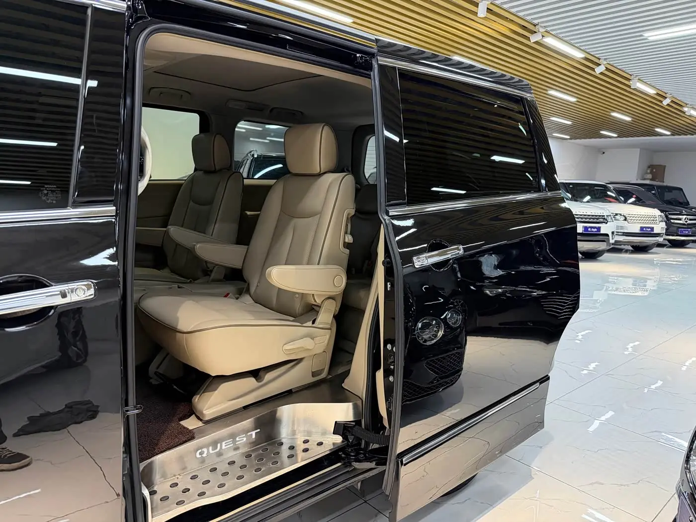Nissan Quest 2016 — Şəkil 11/20