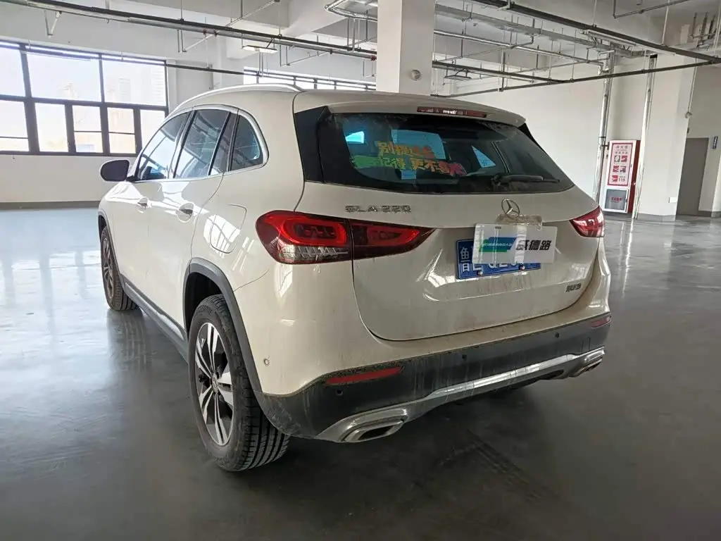 Mercedes-Benz GLA 2023 — Фото 4/12
