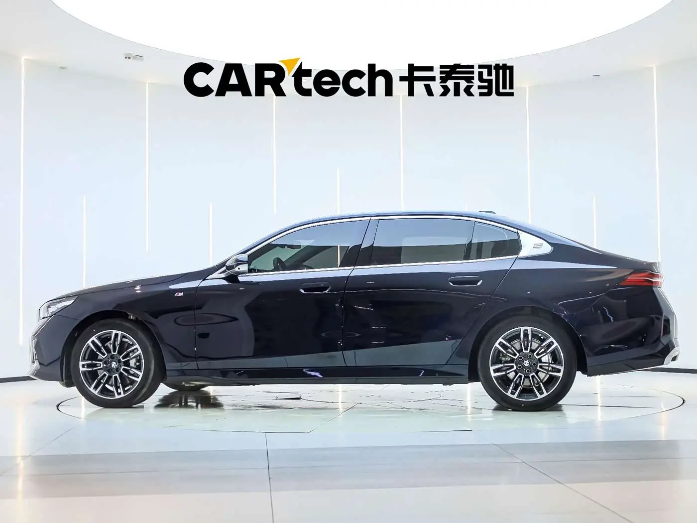 BMW 5 Series 2025 — Фото 4/15