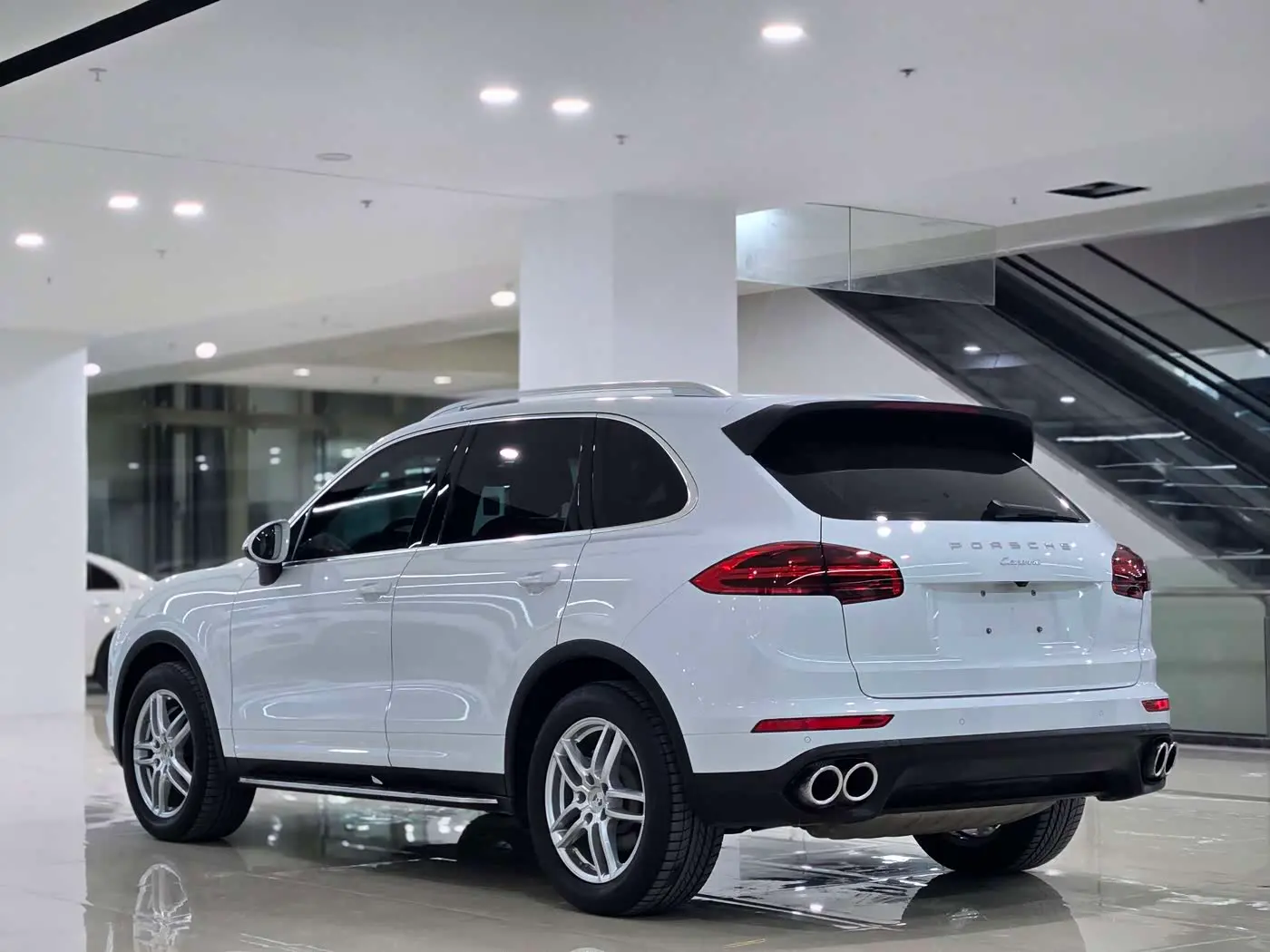 Porsche Cayenne 2015 — Şəkil 8/8