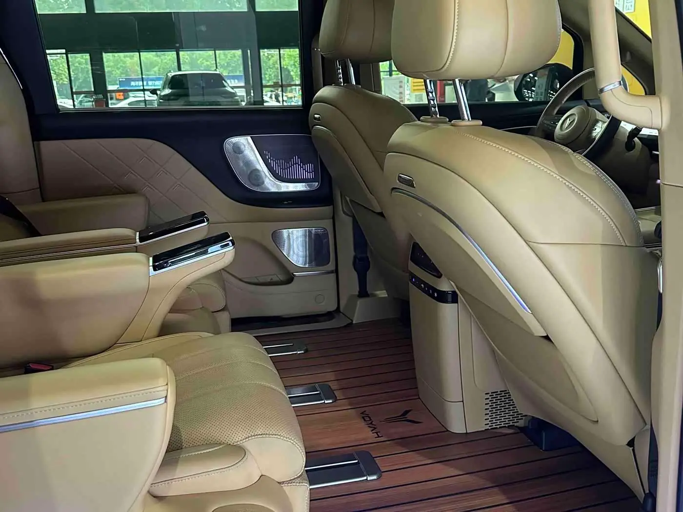 Voyah Auto Voyah Dreamer 2025 — Photo 17/20